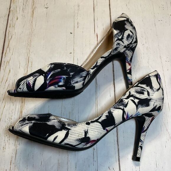 Unisa woman’s black/gray/cream fabric open toe heels. Size 6.5. Unjubilee3 - Picture 5 of 11